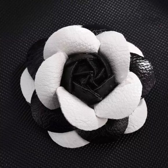 Camellia Flower Magnetic Vegan Leather Bag Charm - Picture 14 of 16